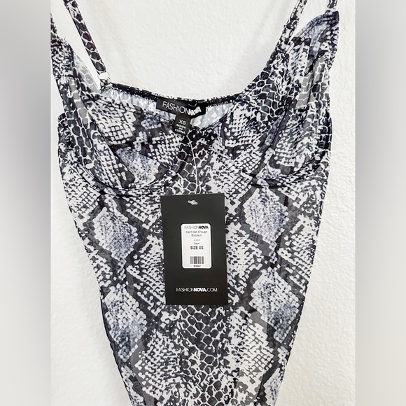 NWT Fashion Nova Snakeskin See Through Bodysuit - SIZE XS - Picture 4 of 5